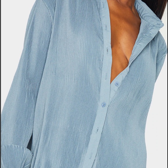PrettyLittleThing steel blue plisse button front oversized shirt - Picture 4 of 5